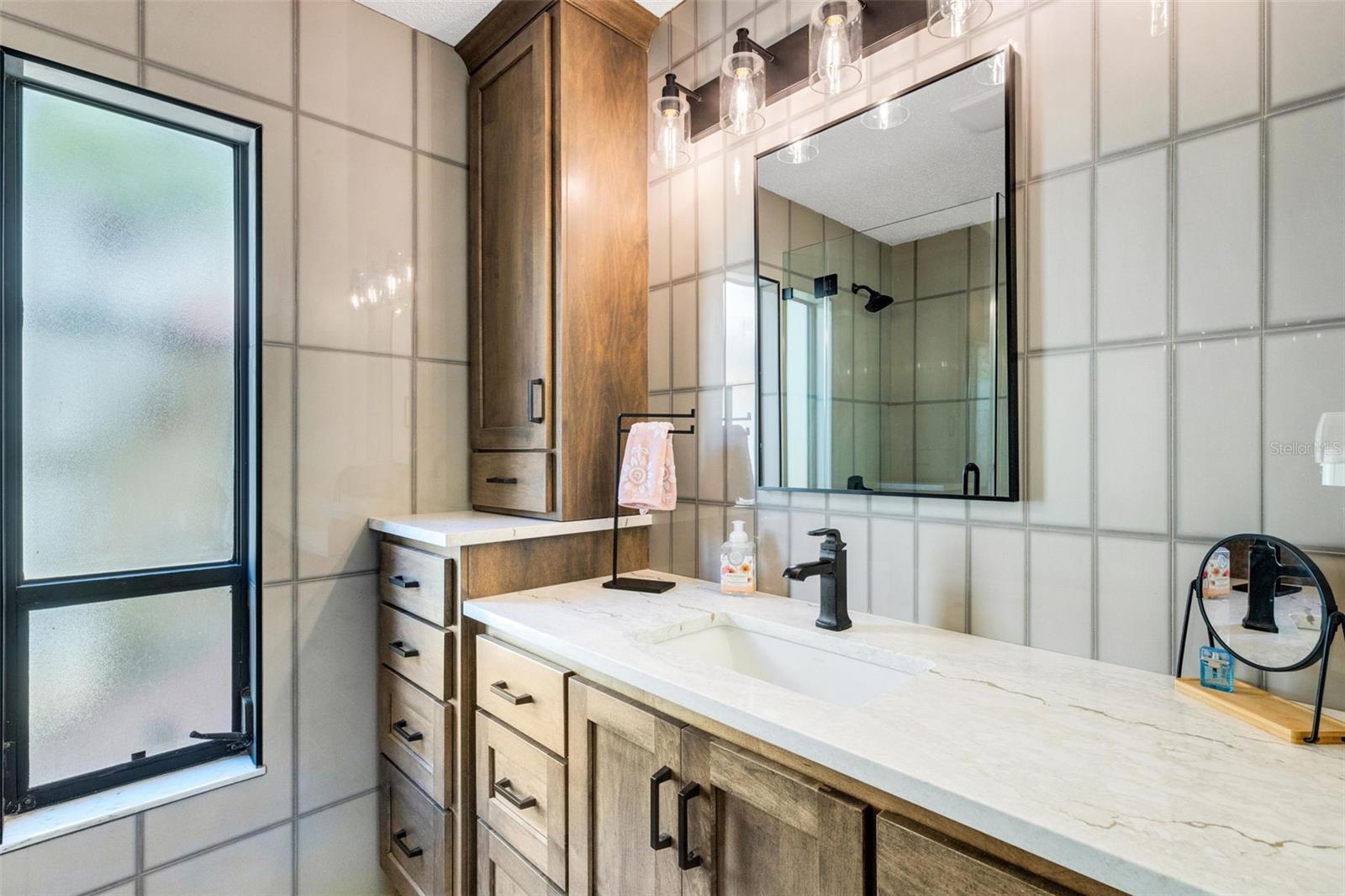 Image 26 of 53 For 440 Palmetto Court 1