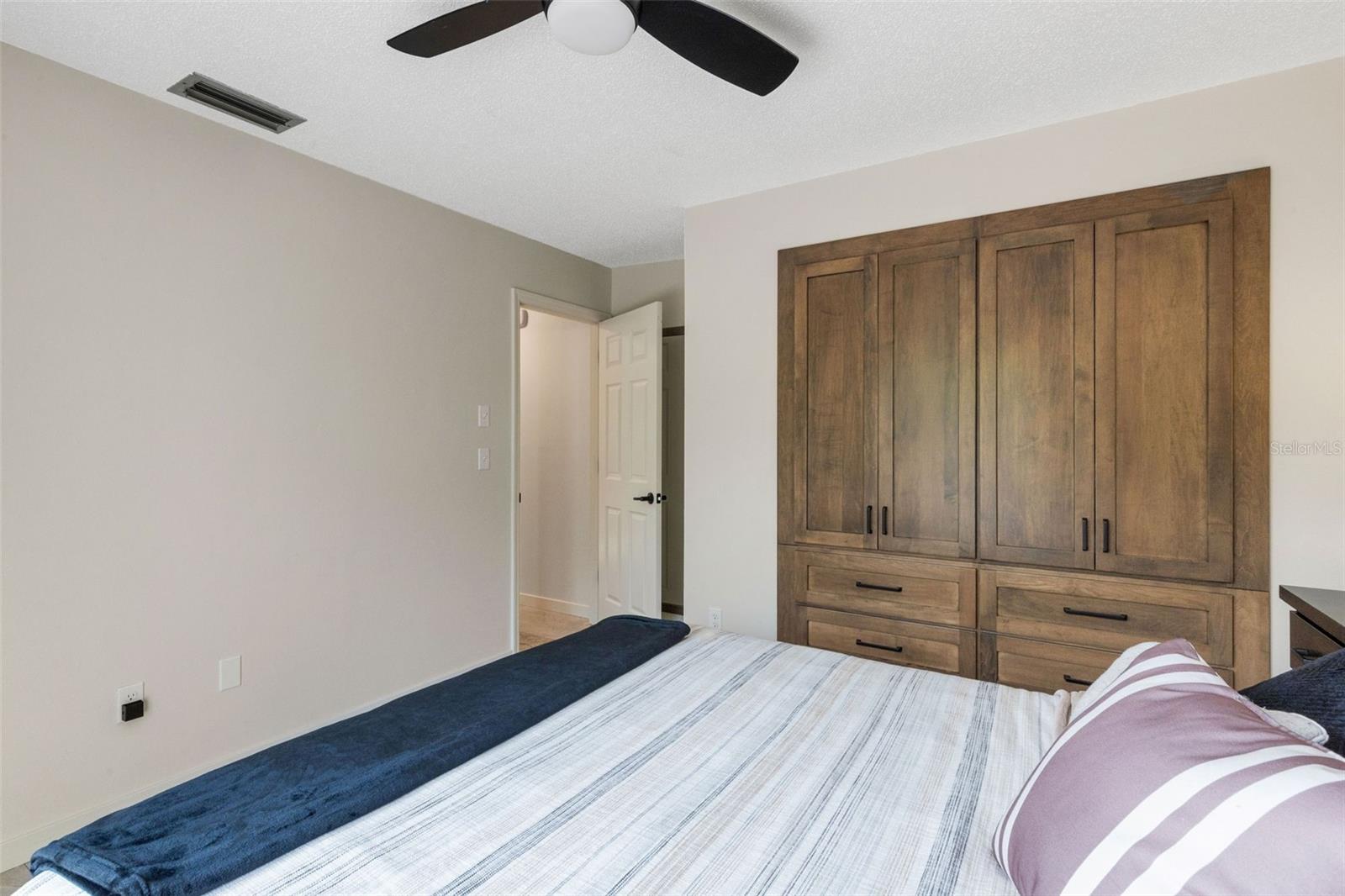 Image 30 of 53 For 440 Palmetto Court 1