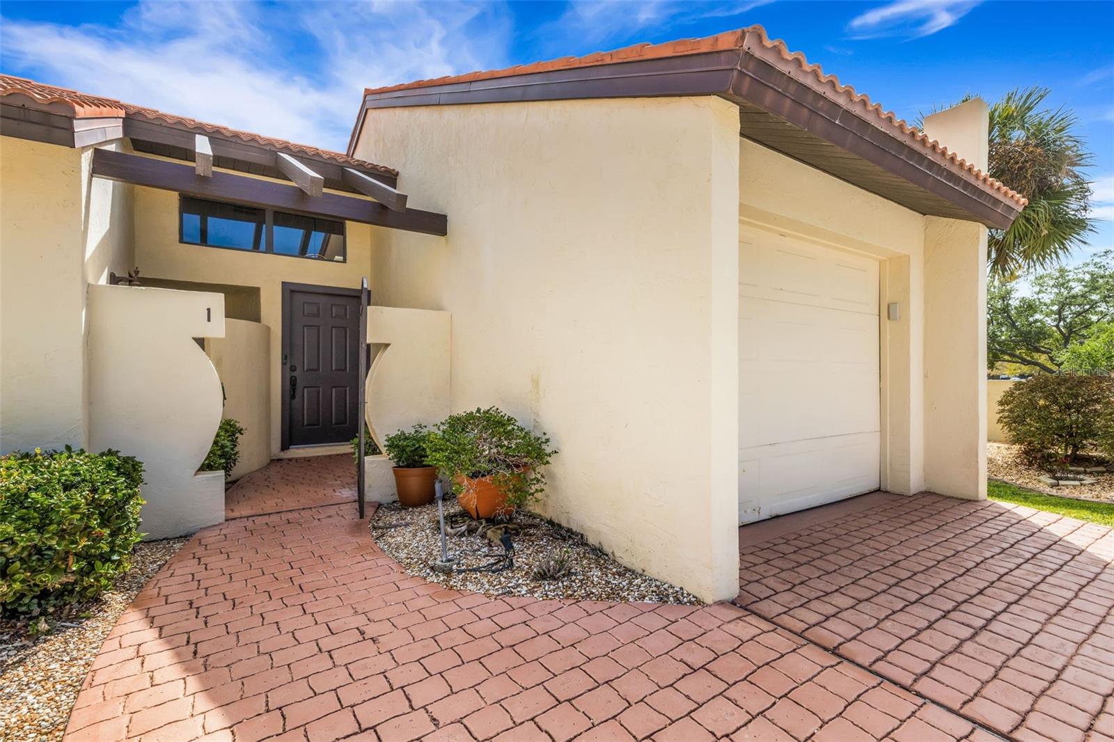 Image 6 of 53 For 440 Palmetto Court 1