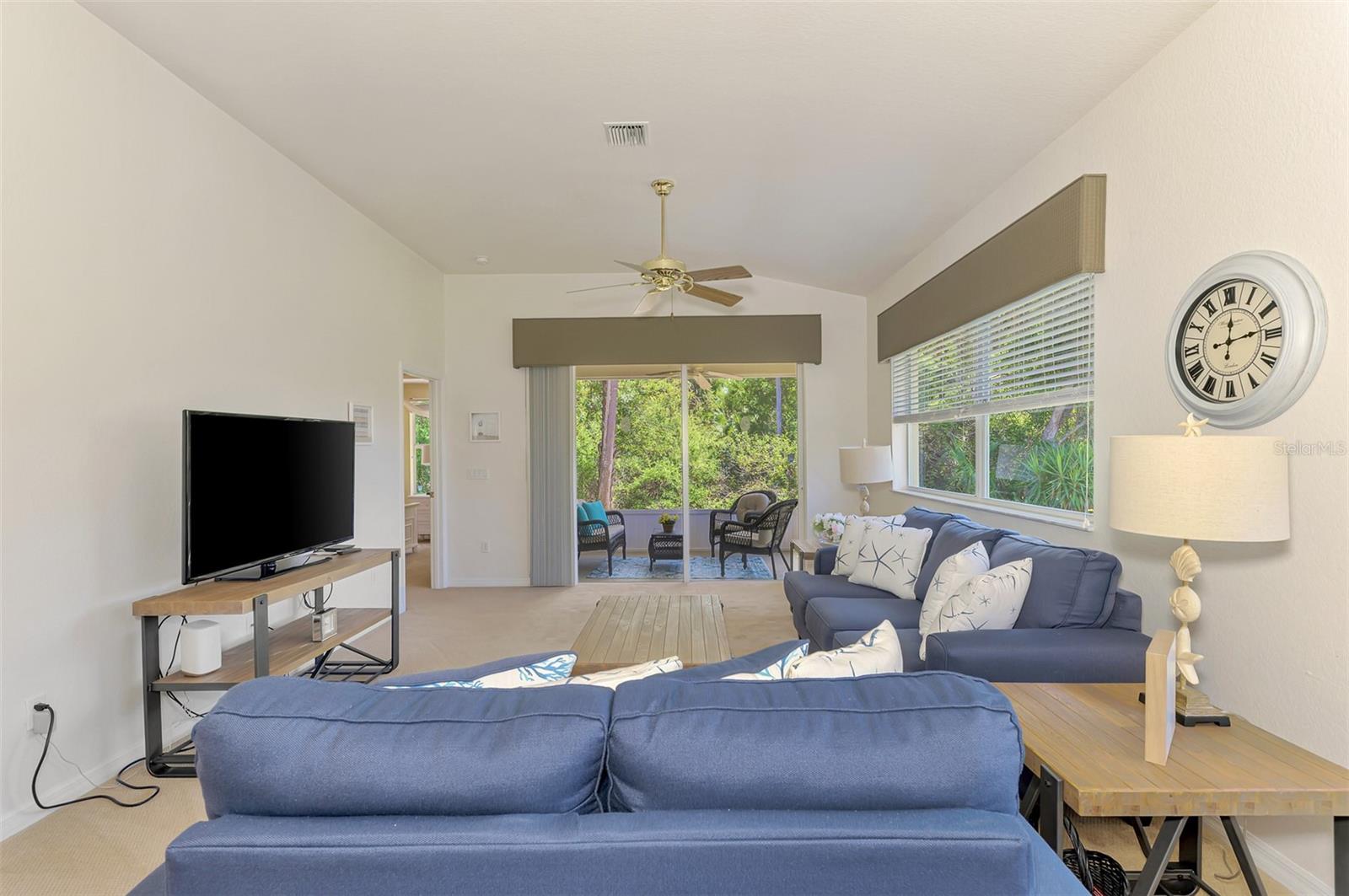 Image 10 of 61 For 230 Crobuli Point