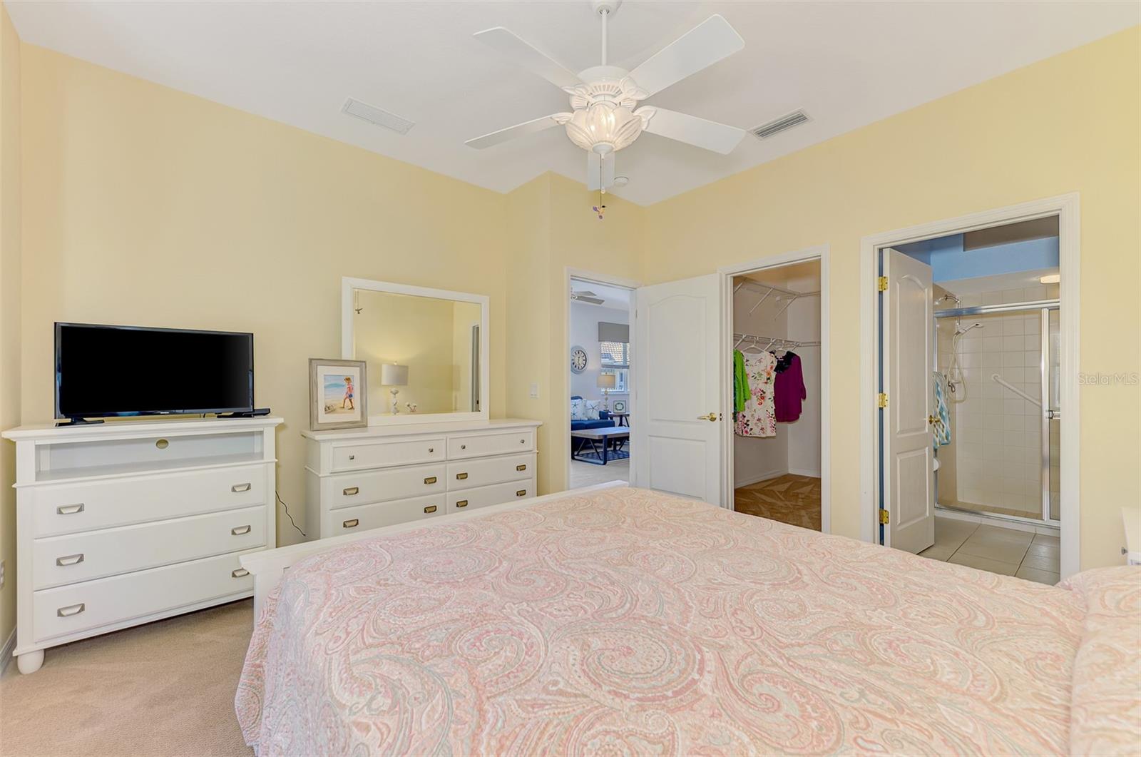 Image 32 of 61 For 230 Crobuli Point