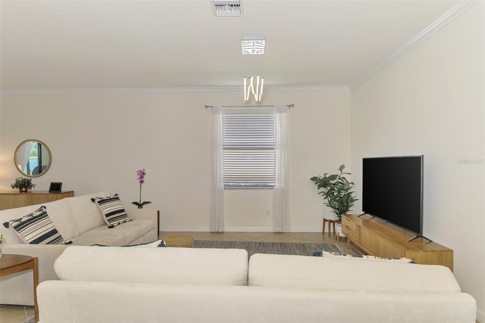 Image 17 of 67 For 10435 Medjool Drive