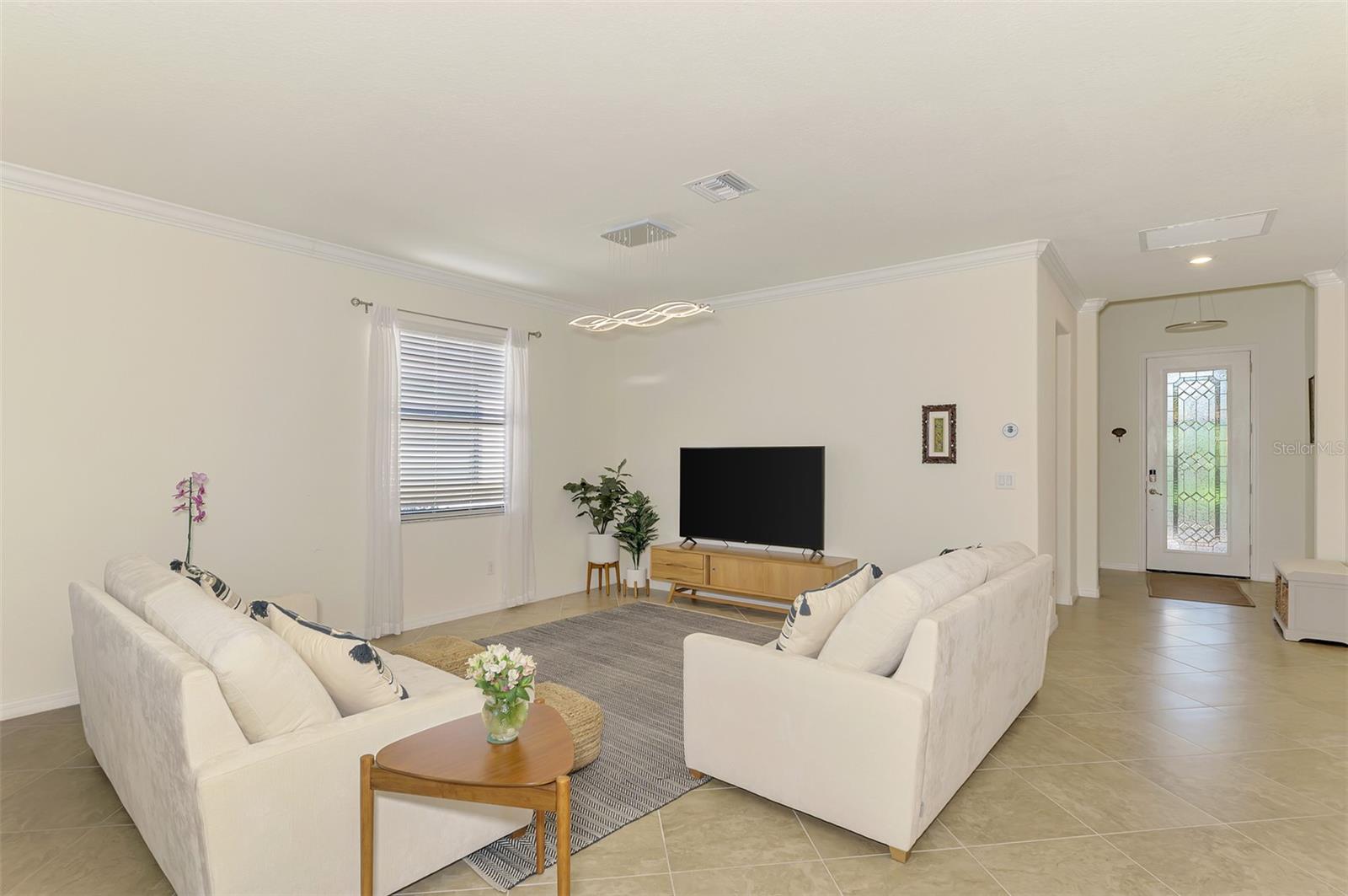 Image 18 of 67 For 10435 Medjool Drive