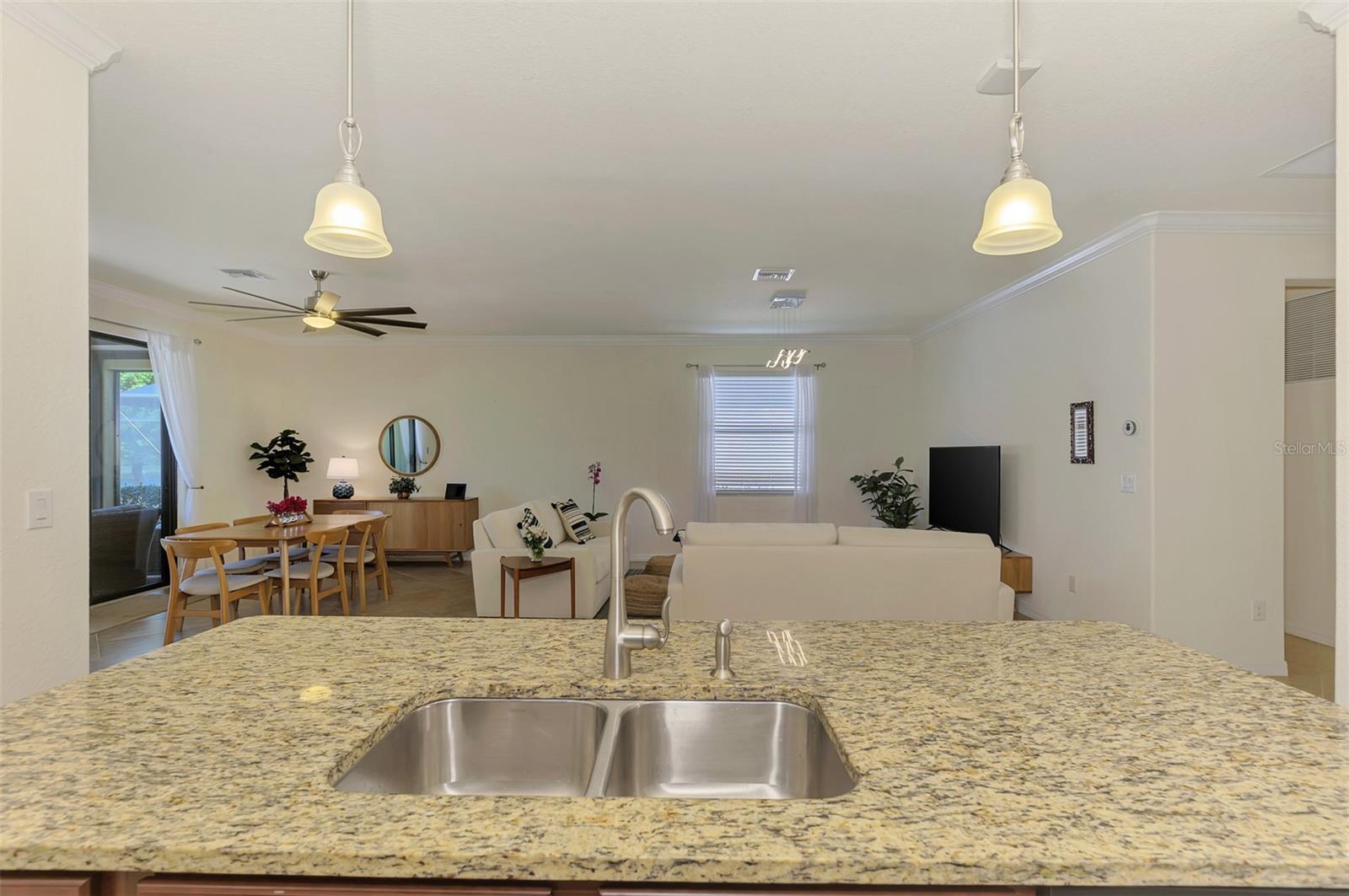 Image 27 of 67 For 10435 Medjool Drive