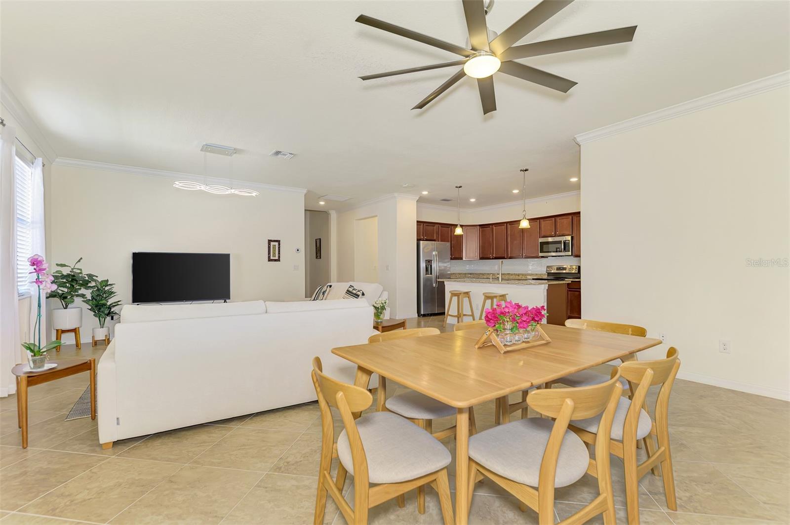 Image 32 of 67 For 10435 Medjool Drive