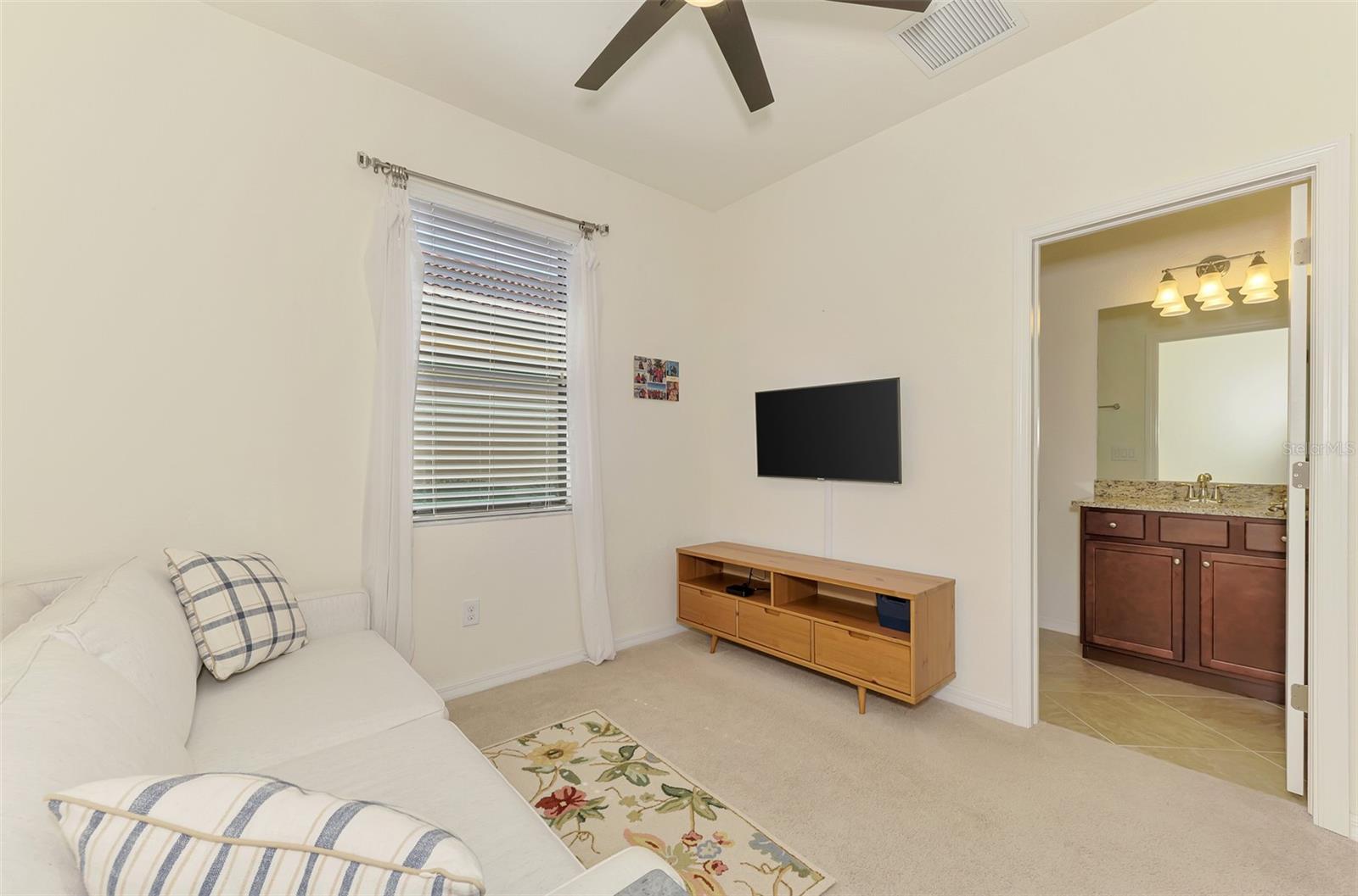 Image 42 of 67 For 10435 Medjool Drive