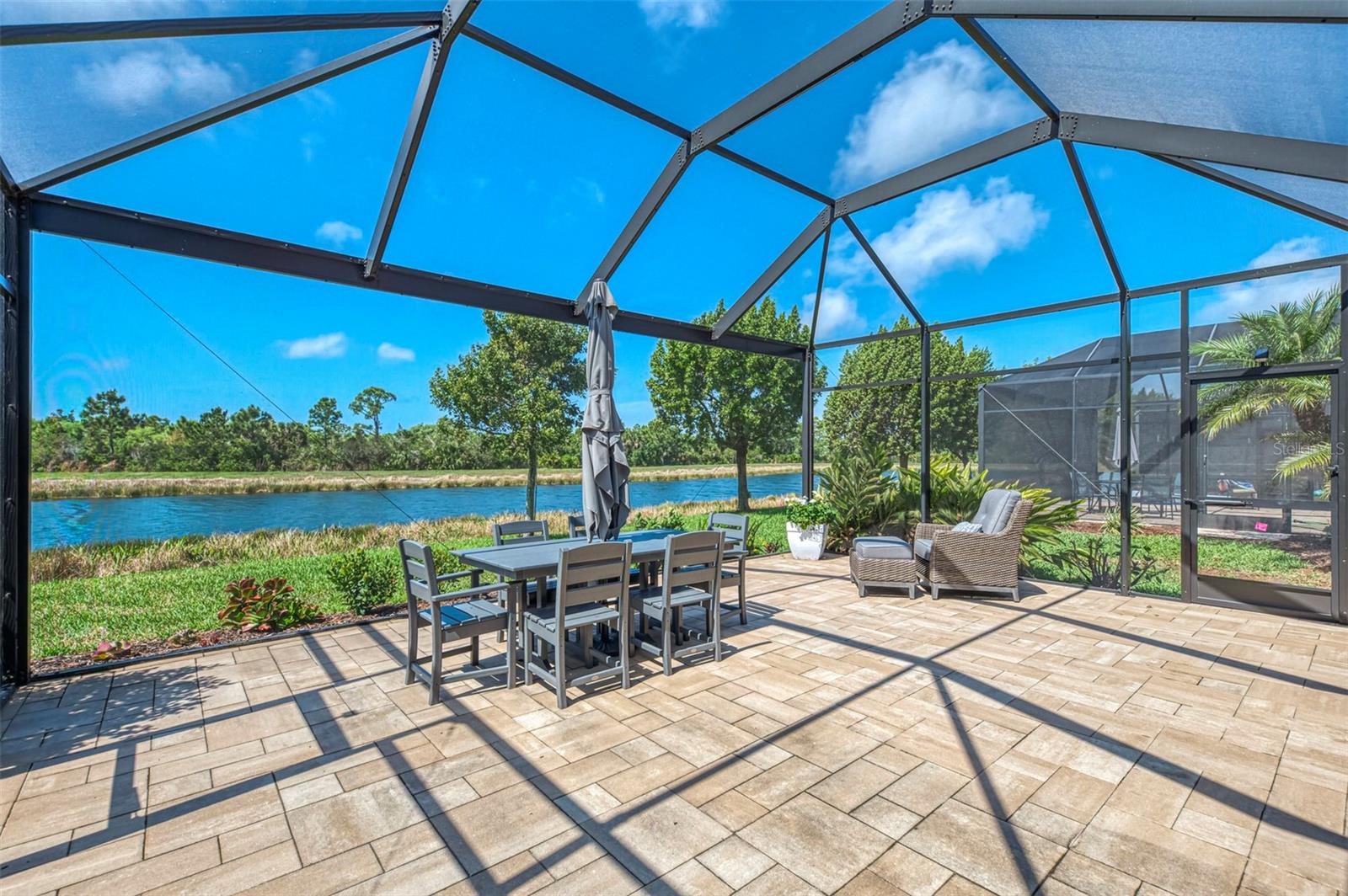 Image 52 of 67 For 10435 Medjool Drive