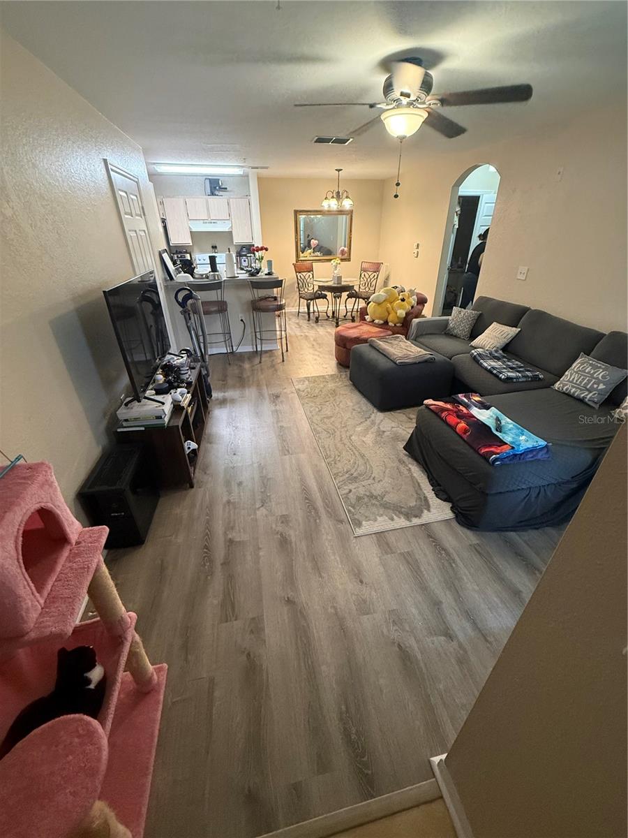 Image 11 of 13 For 8911 Manor Loop 106