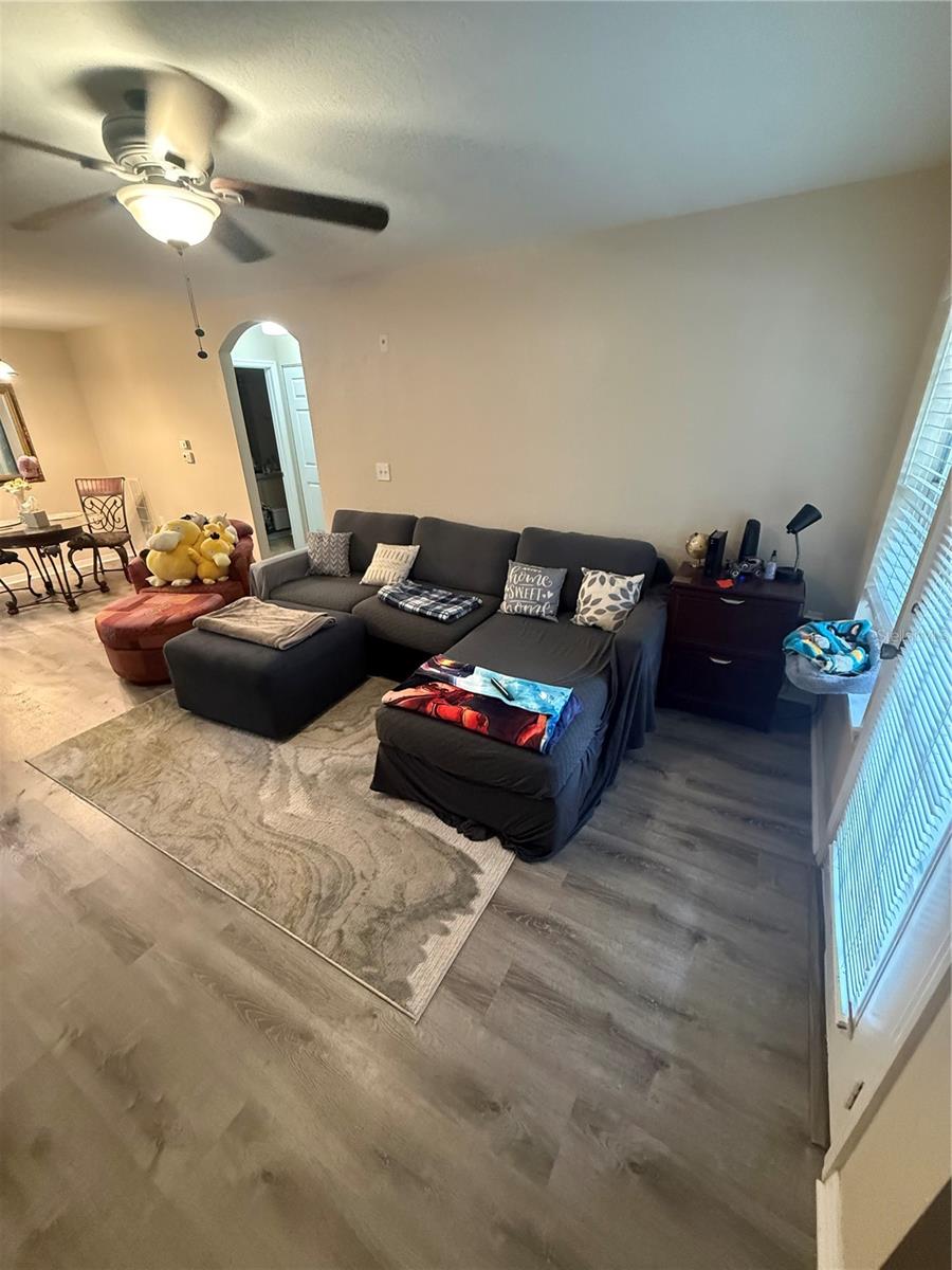 Image 12 of 13 For 8911 Manor Loop 106