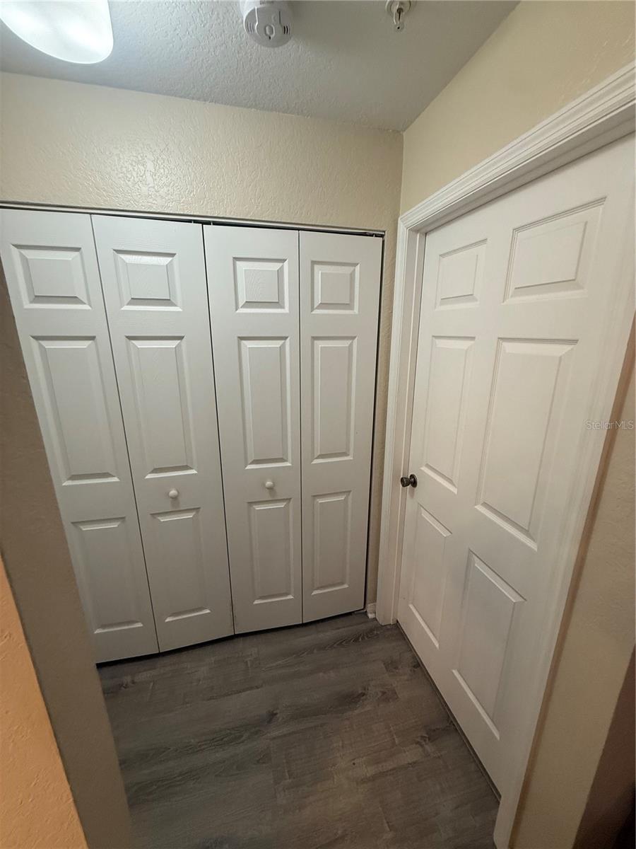 Image 6 of 13 For 8911 Manor Loop 106