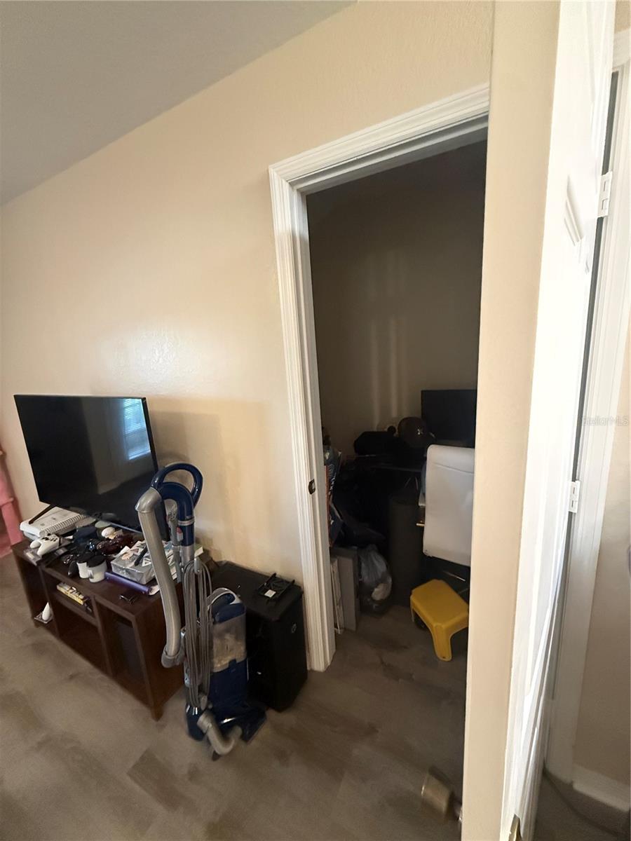 Image 7 of 13 For 8911 Manor Loop 106