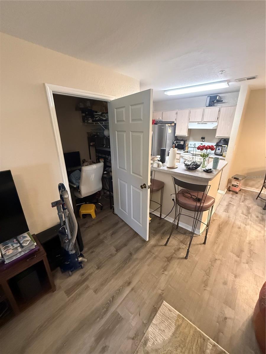 Image 8 of 13 For 8911 Manor Loop 106