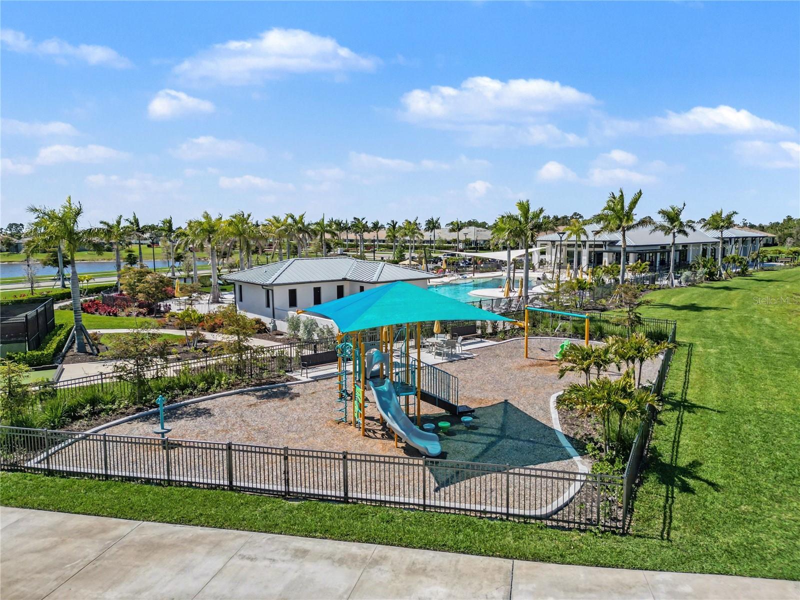 Image 31 of 36 For 18065 Grand Prosperity Drive