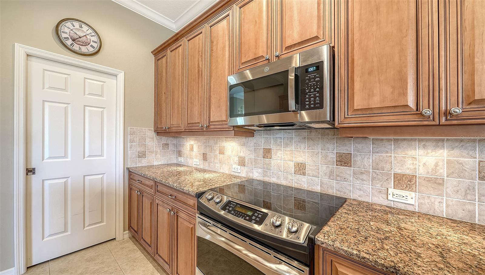 Image 22 of 52 For 824 Amaryllis Lane