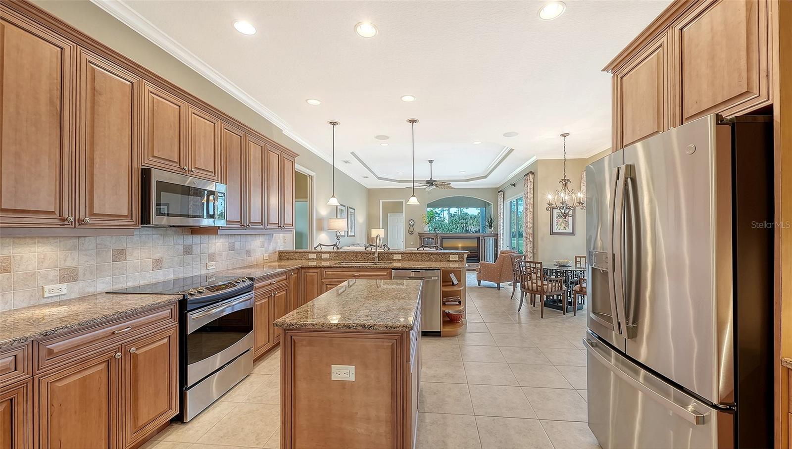 Image 23 of 52 For 824 Amaryllis Lane