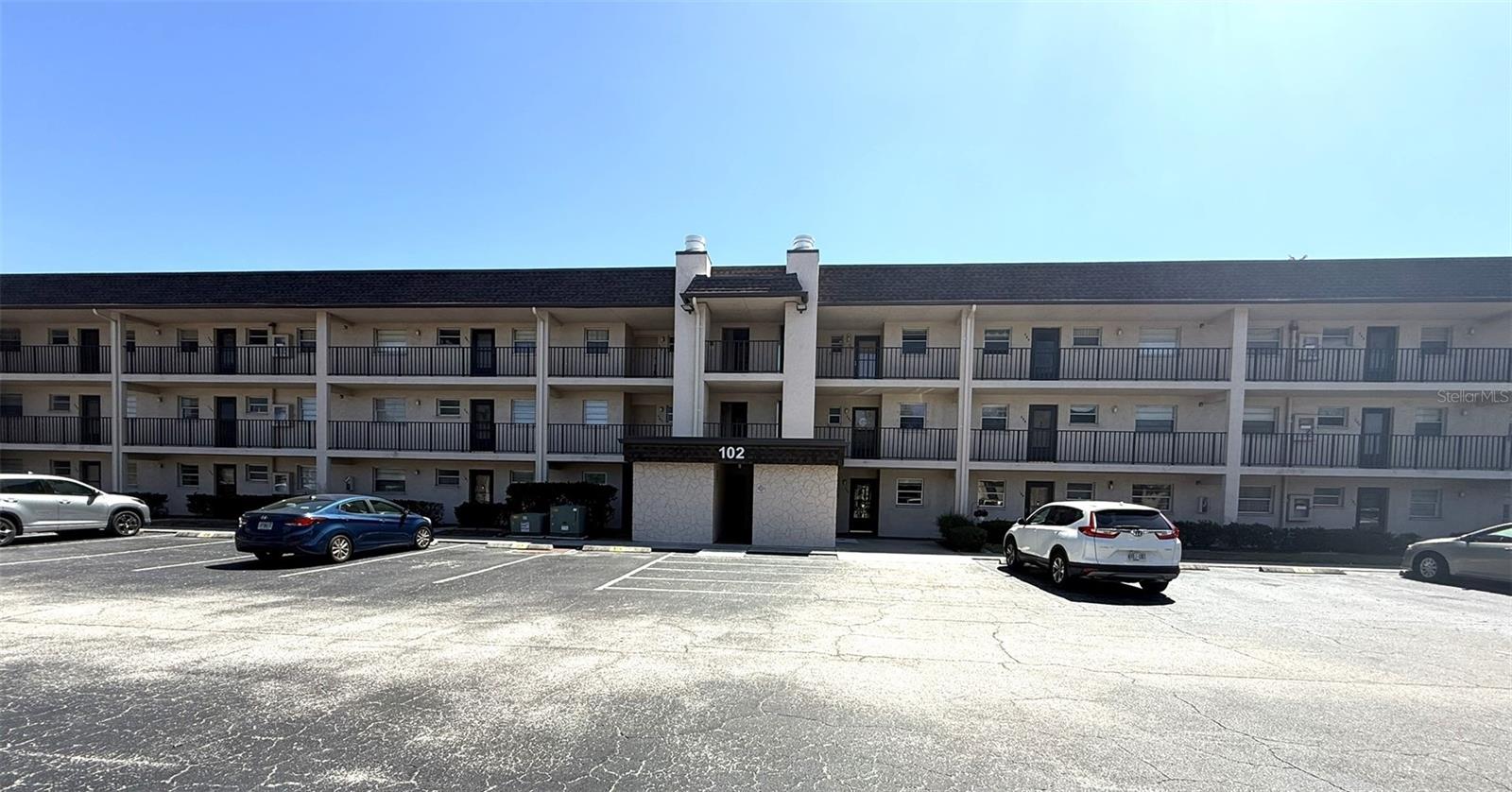 Listing photo id 0 for 102 Capri Isles Boulevard 306