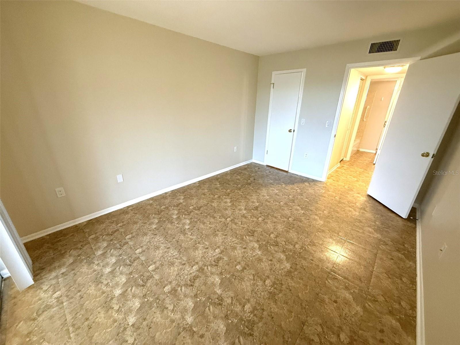 Listing photo id 5 for 102 Capri Isles Boulevard 306