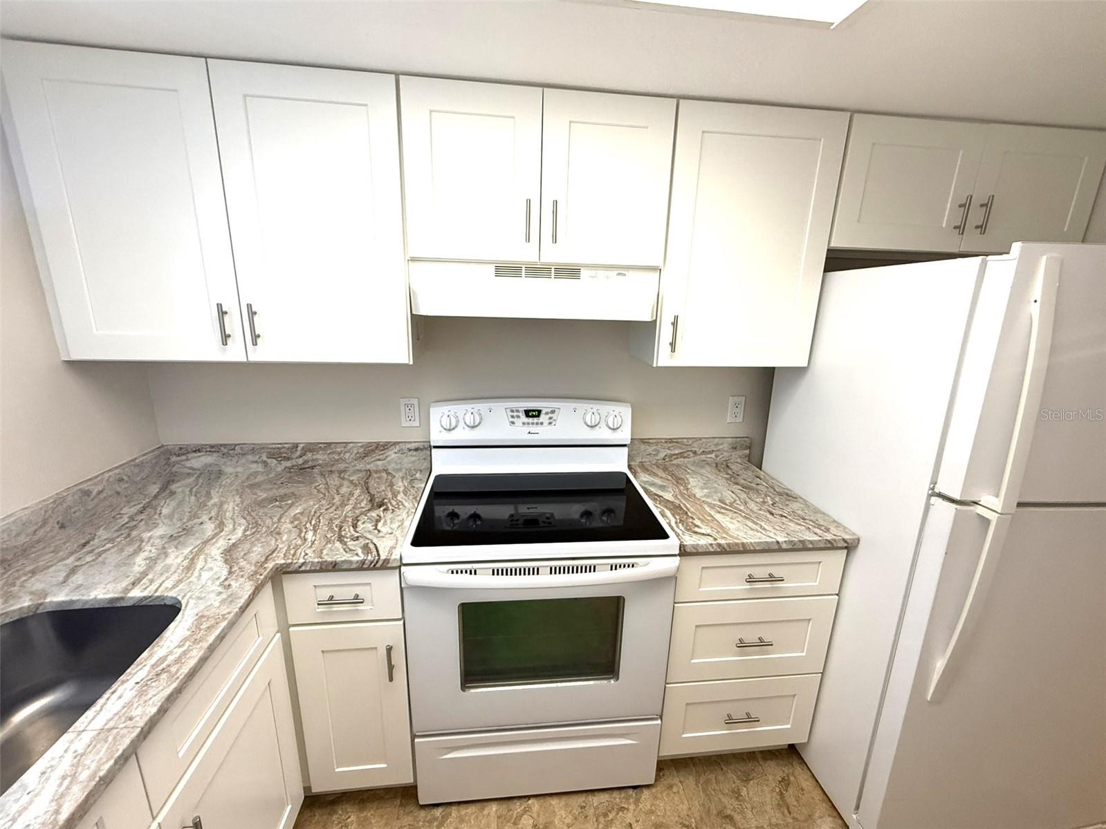 Listing photo id 7 for 102 Capri Isles Boulevard 306