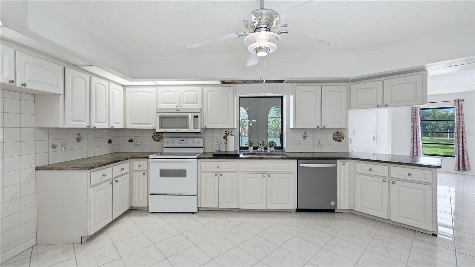 Image 11 of 64 For 22545 Quasar Boulevard