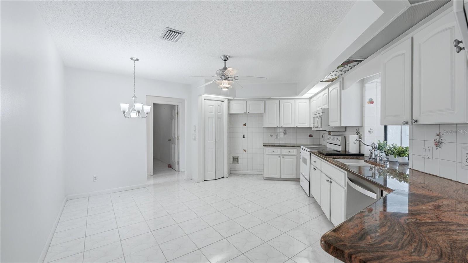 Image 12 of 64 For 22545 Quasar Boulevard