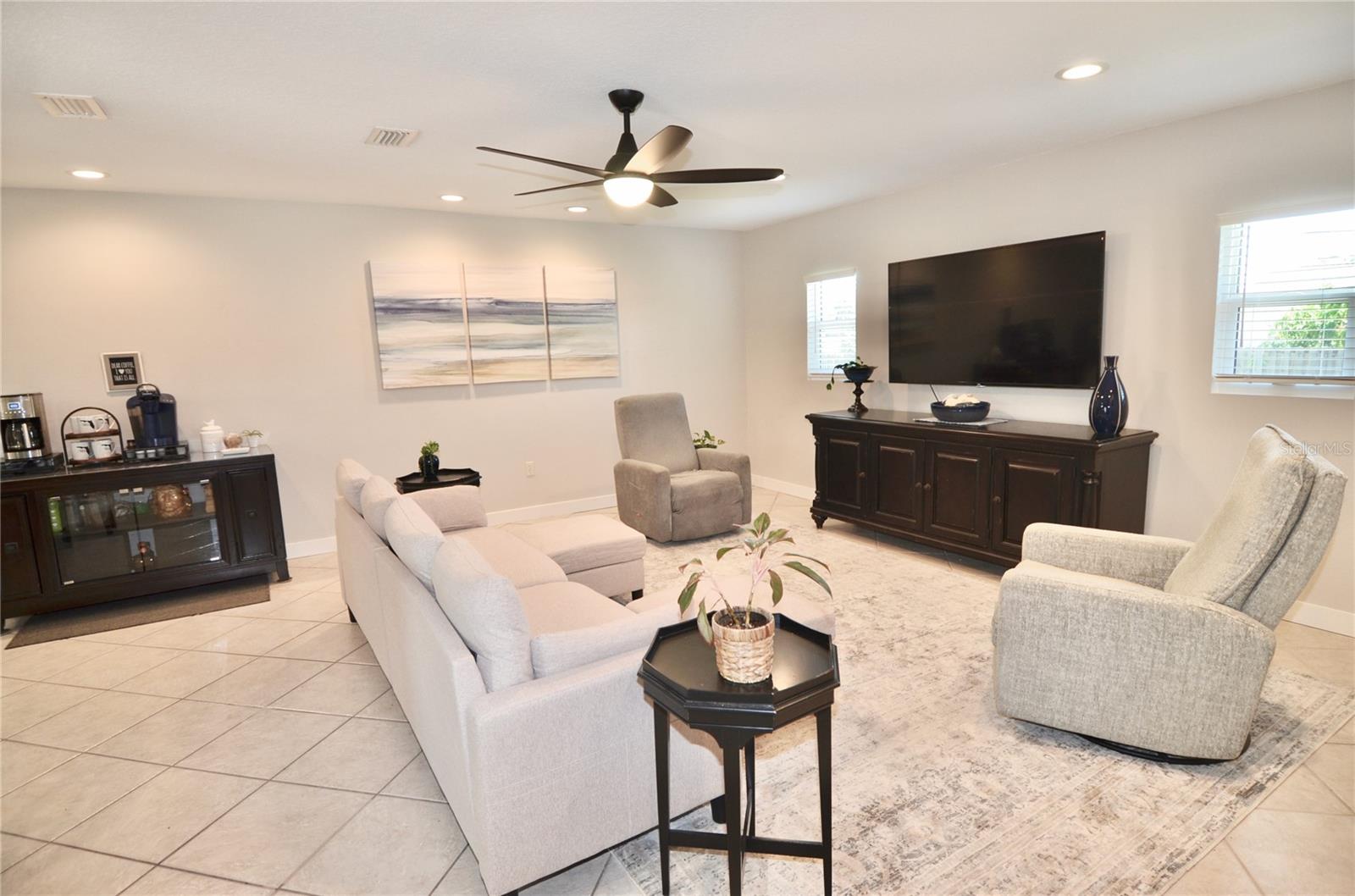 Image 22 of 82 For 1733 Hudson Street