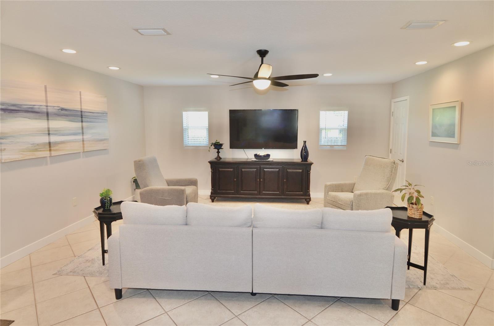 Image 24 of 82 For 1733 Hudson Street