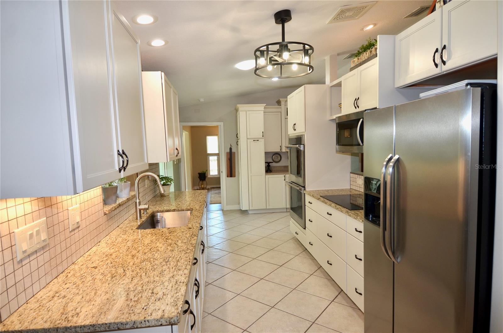 Image 27 of 82 For 1733 Hudson Street