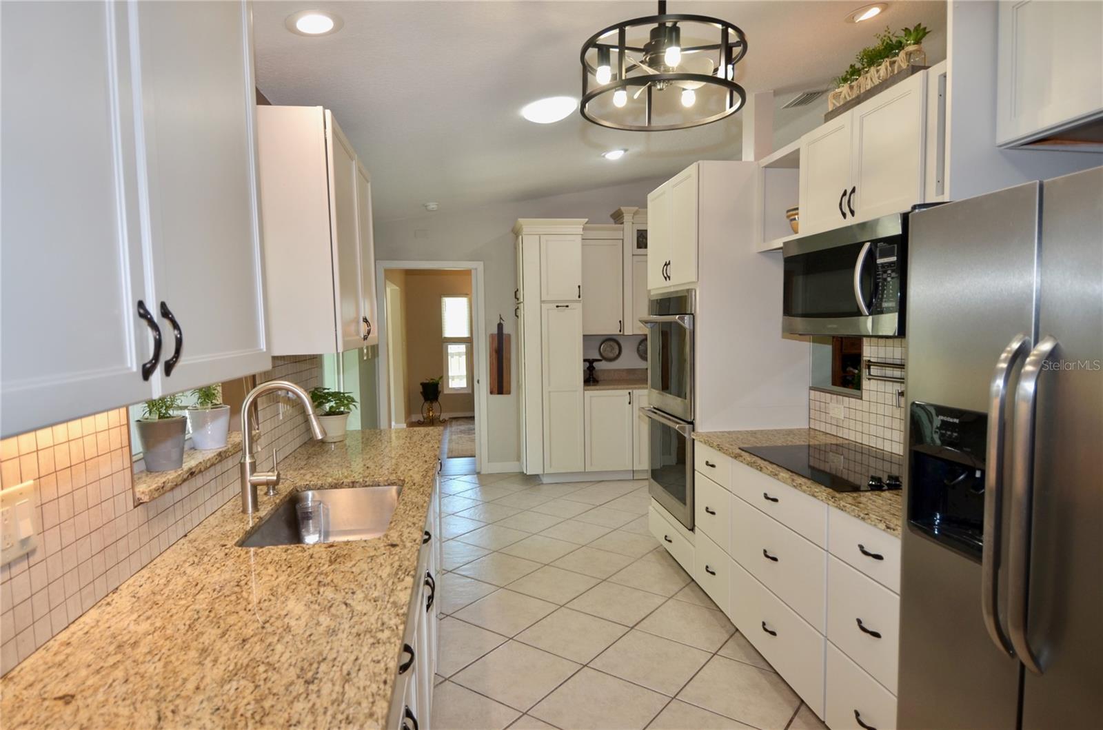 Image 28 of 82 For 1733 Hudson Street