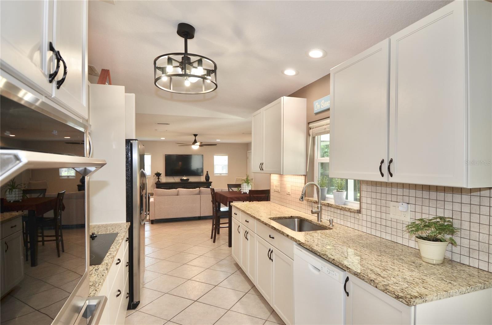 Image 31 of 82 For 1733 Hudson Street