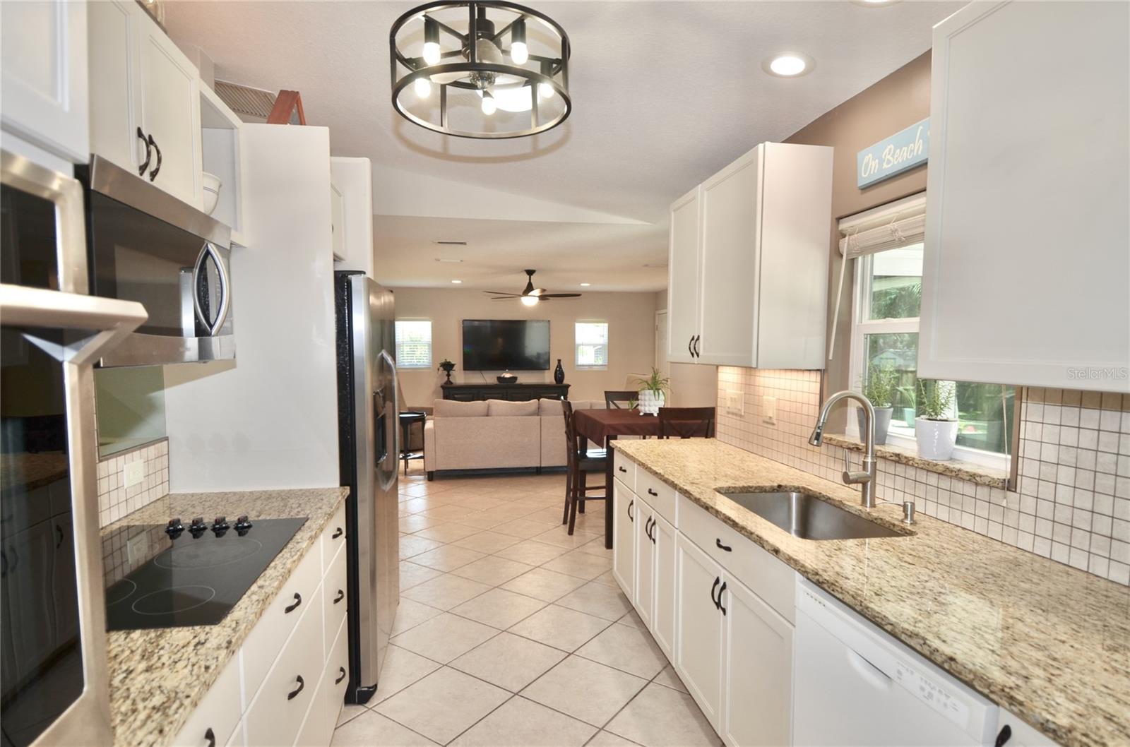 Image 32 of 82 For 1733 Hudson Street