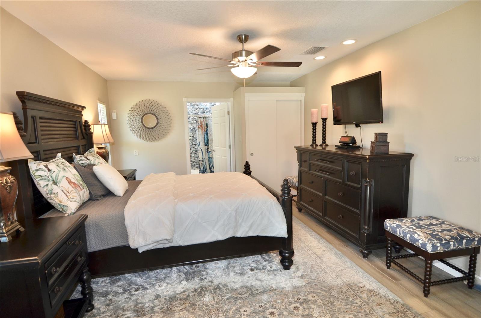 Image 35 of 82 For 1733 Hudson Street