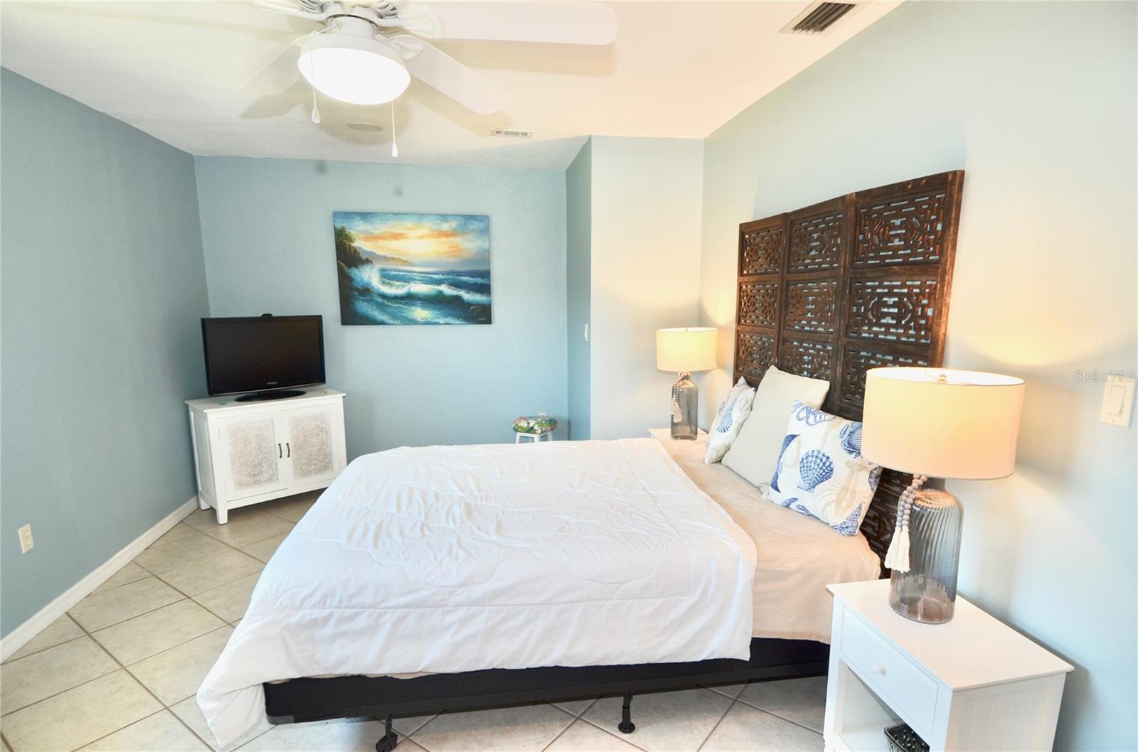 Image 40 of 82 For 1733 Hudson Street