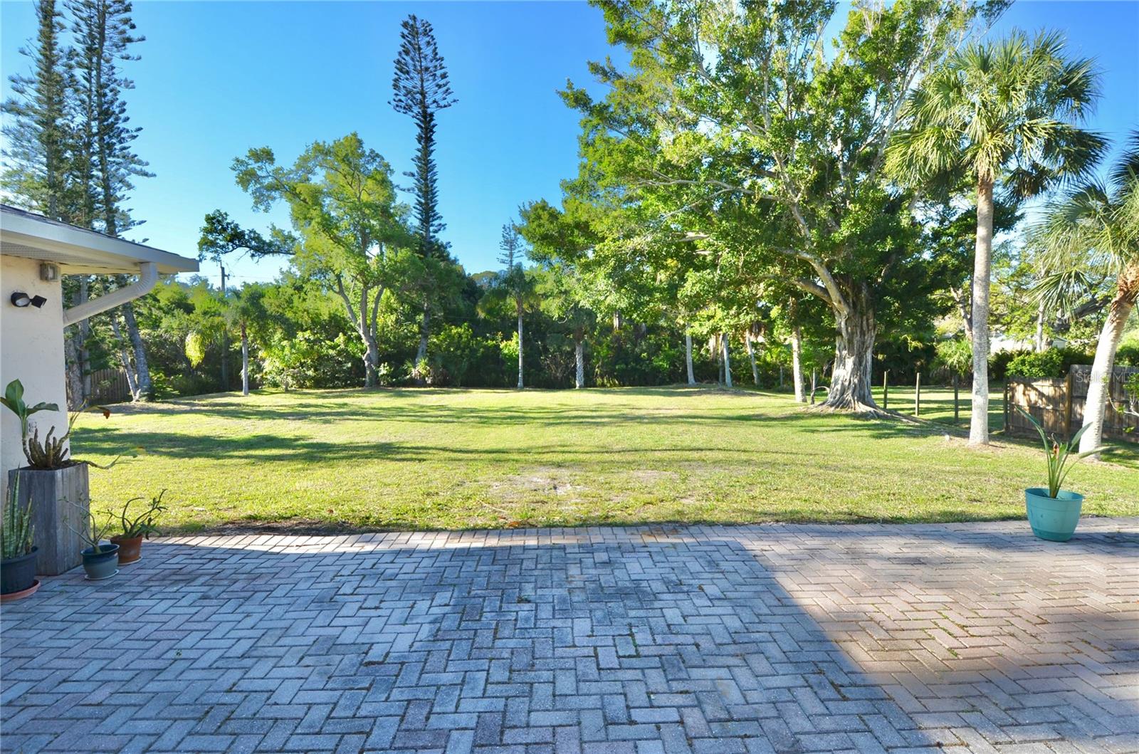 Image 49 of 82 For 1733 Hudson Street