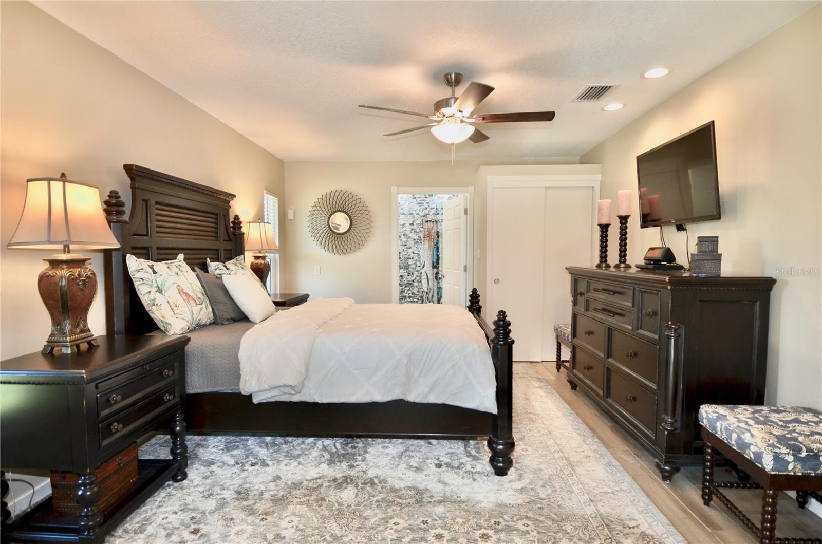 Image 5 of 82 For 1733 Hudson Street