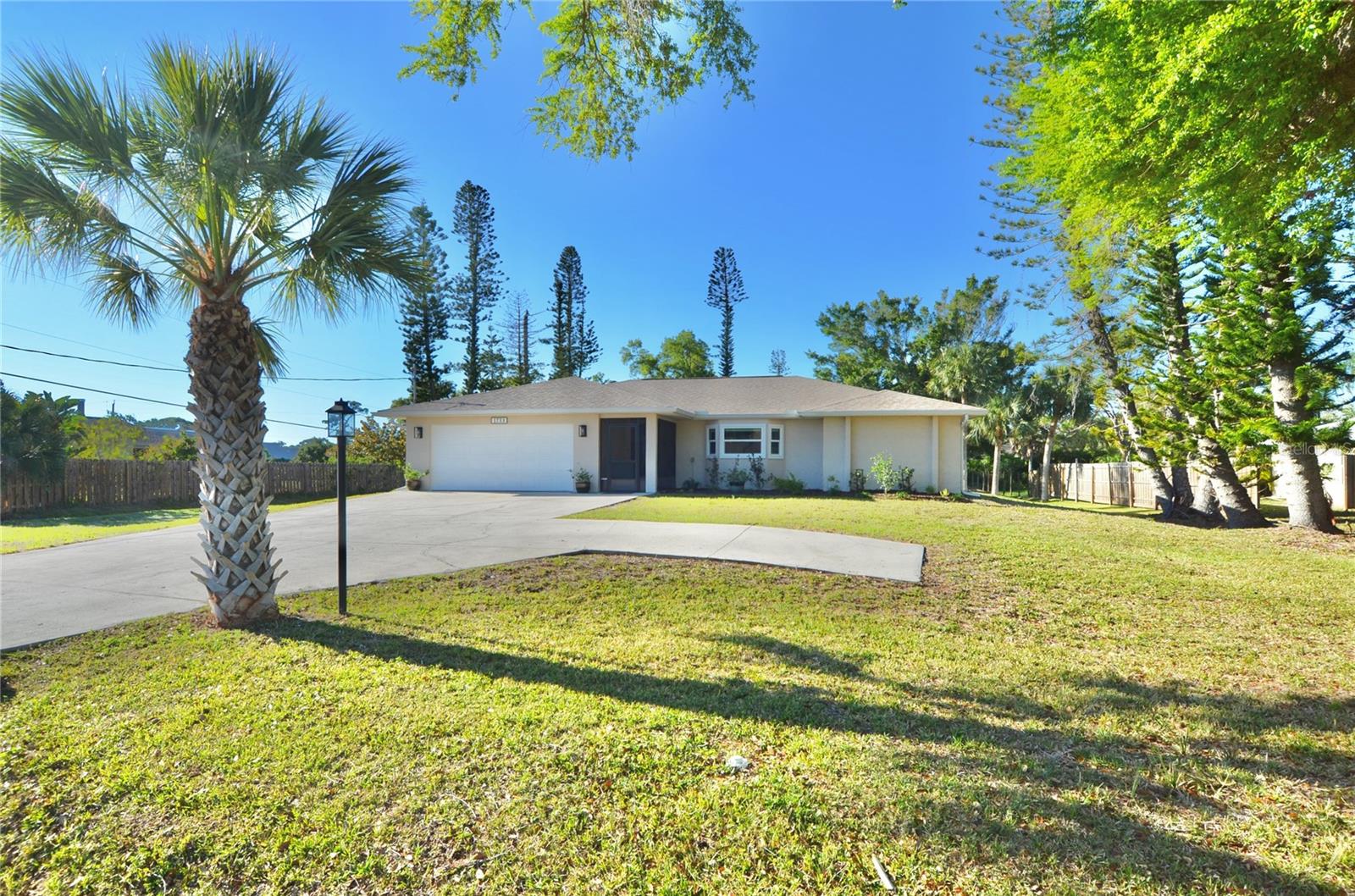 Image 64 of 82 For 1733 Hudson Street