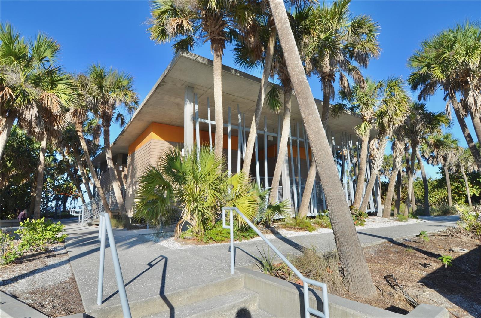 Image 80 of 82 For 1733 Hudson Street