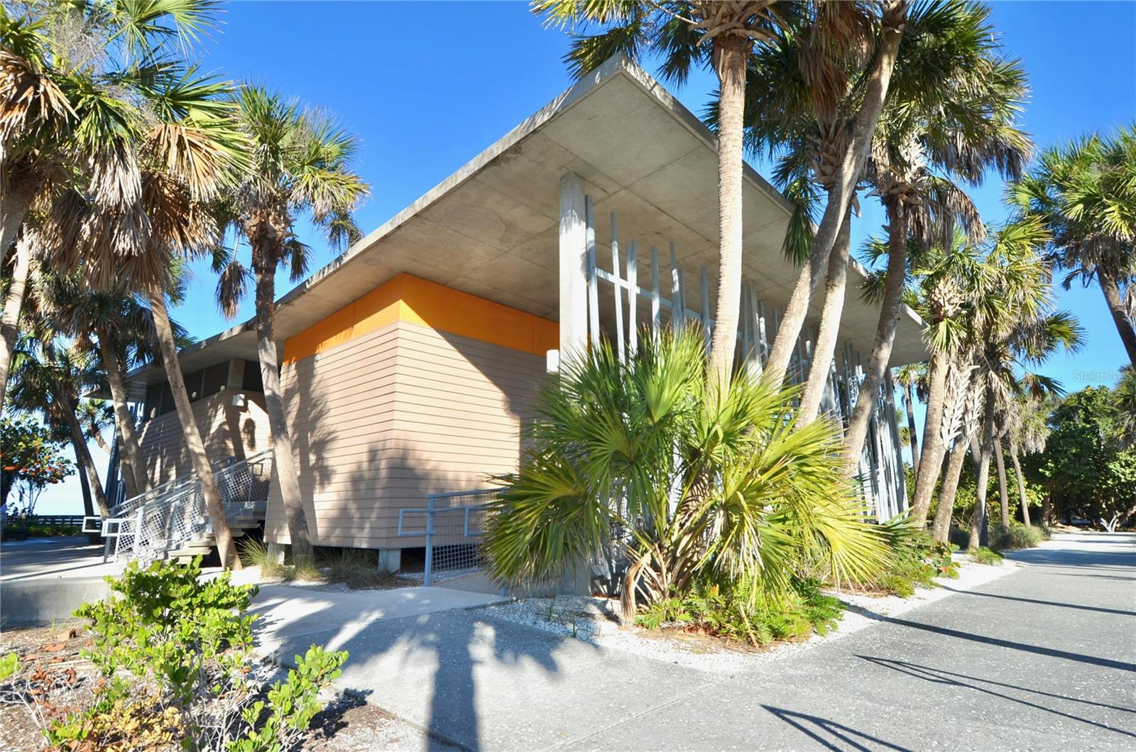 Image 81 of 82 For 1733 Hudson Street