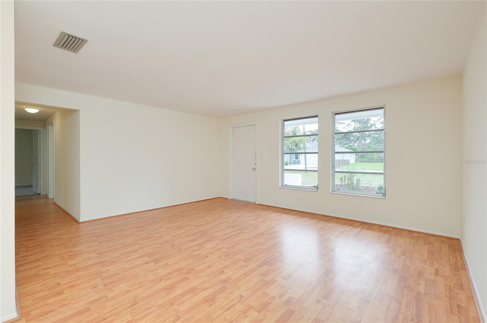 Image 10 of 71 For 470 Artists Avenue