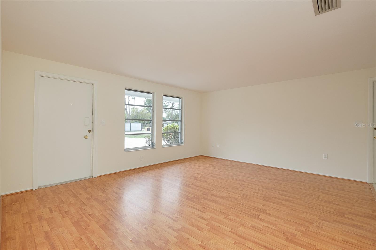 Image 11 of 71 For 470 Artists Avenue