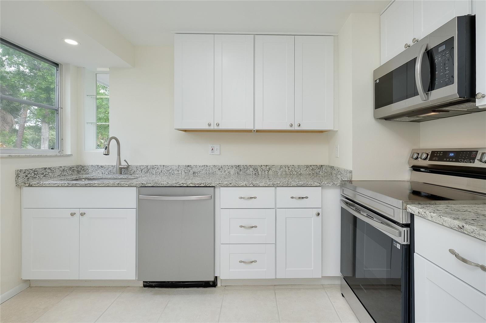 Image 15 of 71 For 470 Artists Avenue