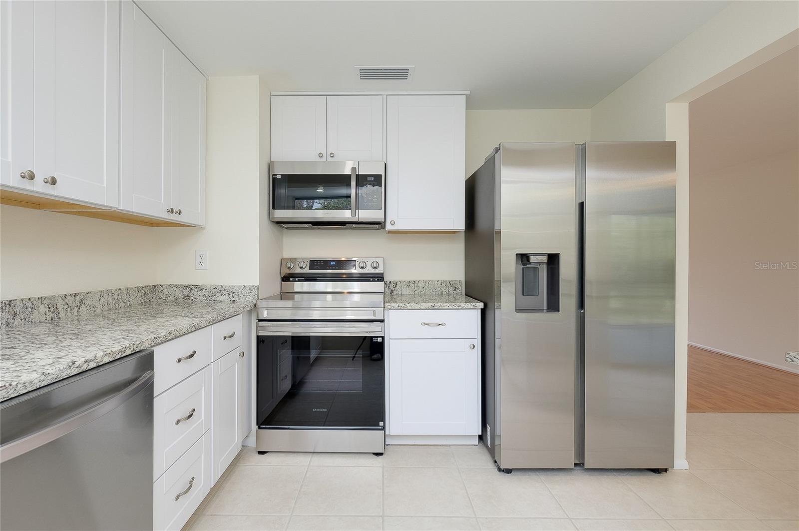 Image 17 of 71 For 470 Artists Avenue