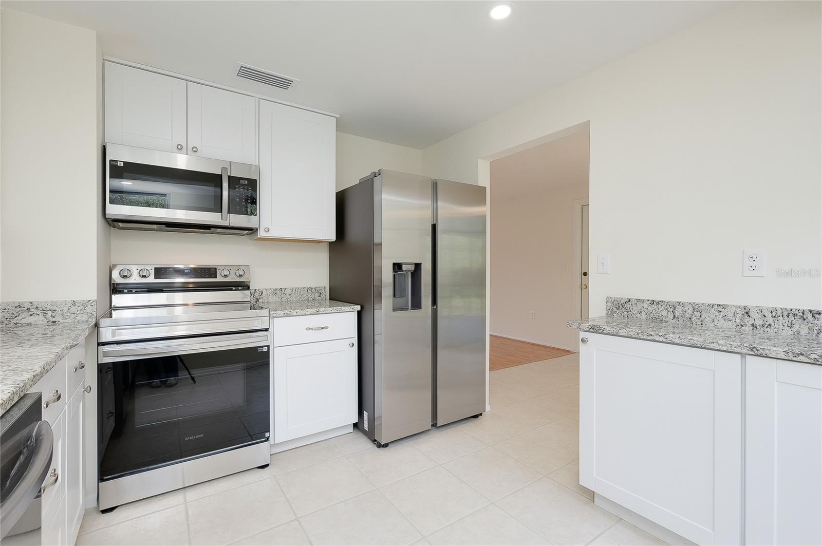 Image 18 of 71 For 470 Artists Avenue