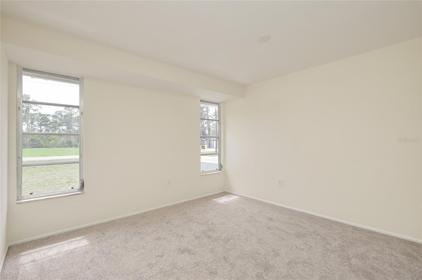 Image 21 of 71 For 470 Artists Avenue