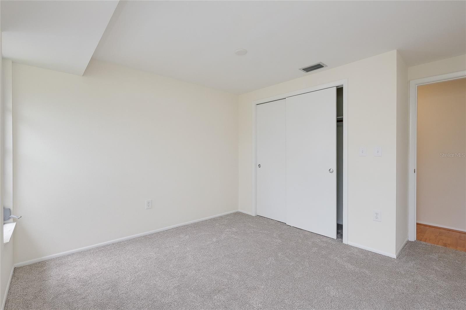 Image 22 of 71 For 470 Artists Avenue