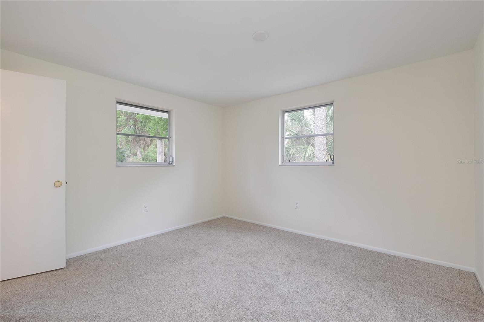 Image 26 of 71 For 470 Artists Avenue