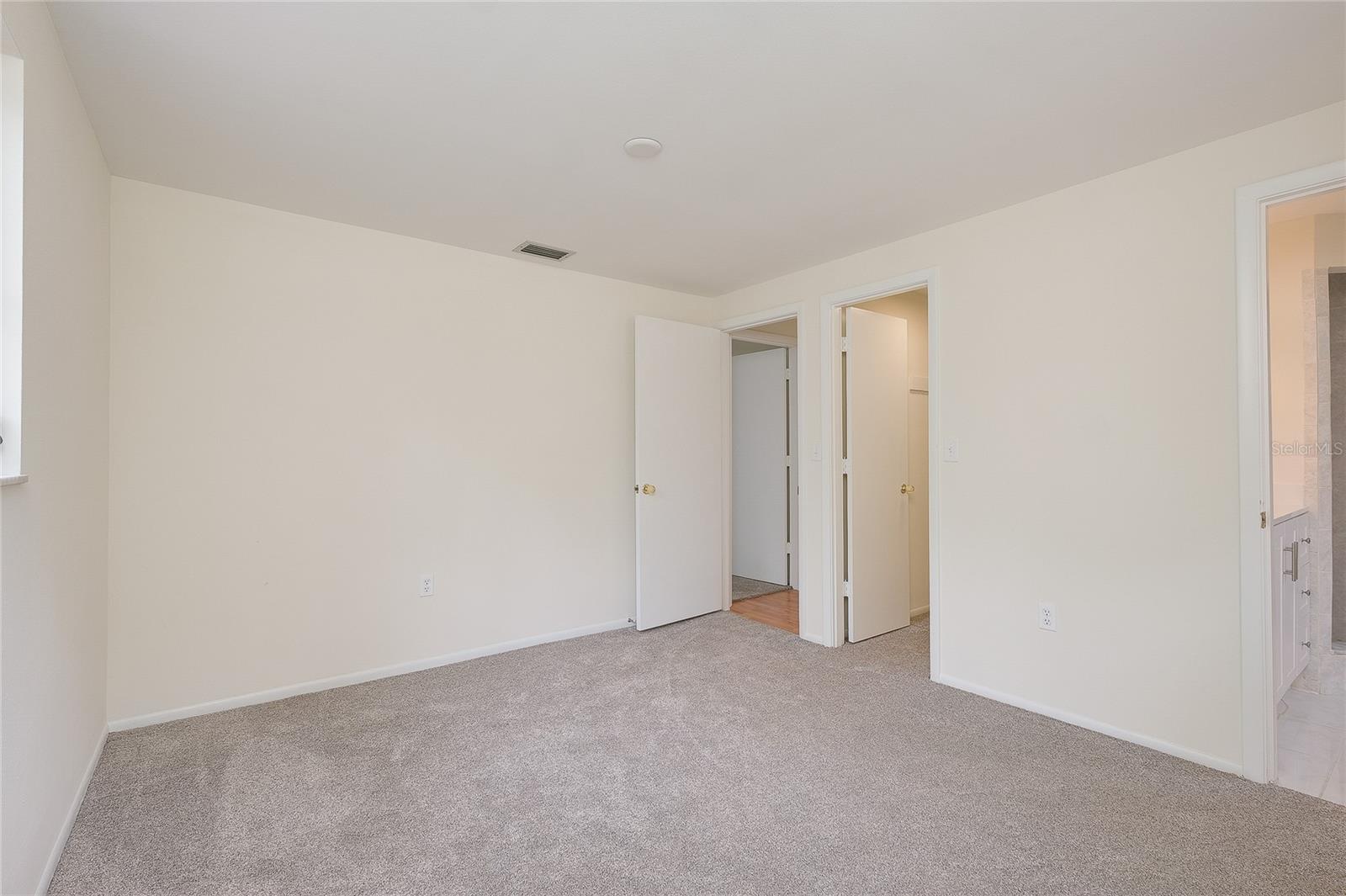 Image 28 of 71 For 470 Artists Avenue