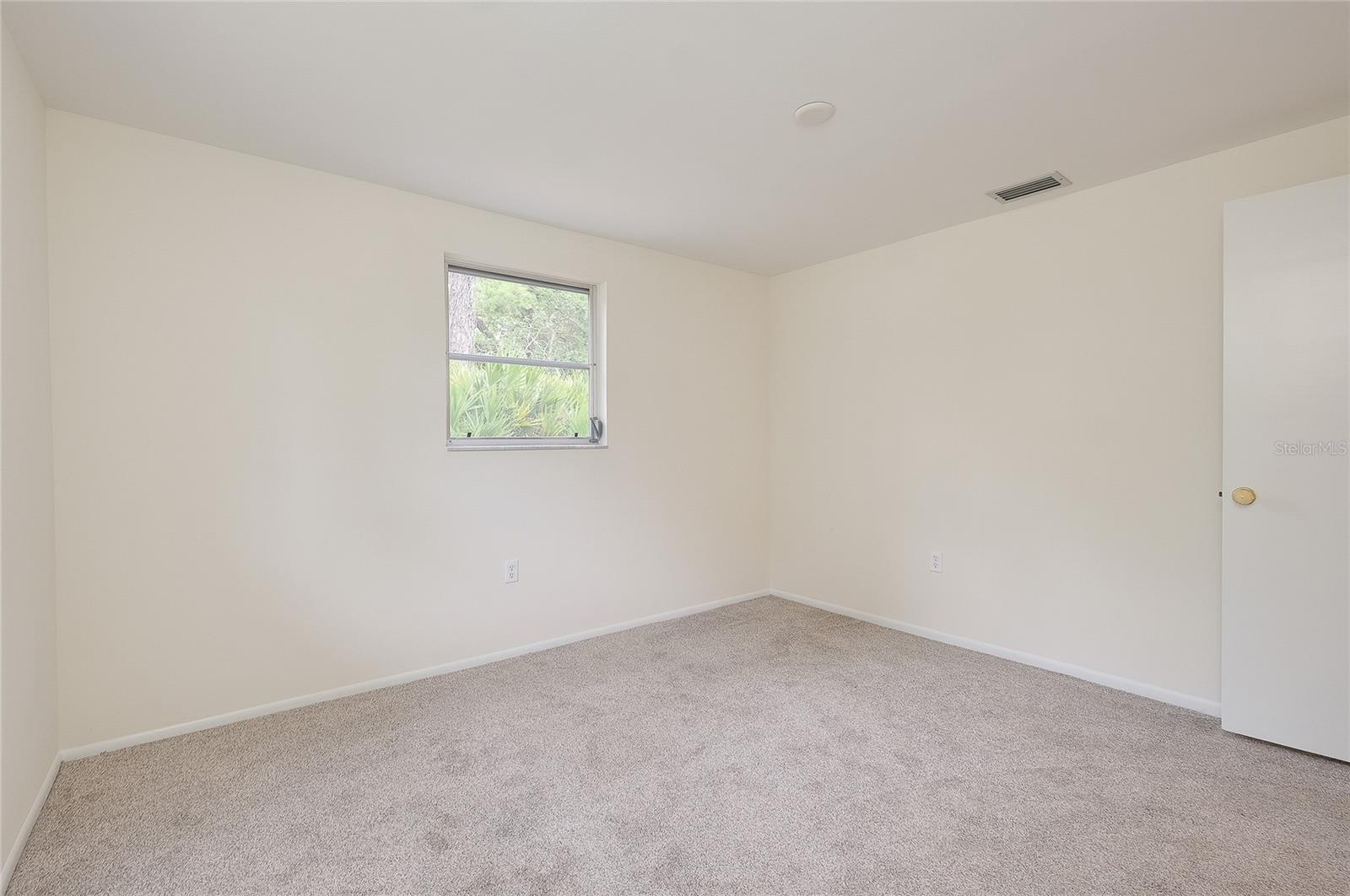 Image 29 of 71 For 470 Artists Avenue