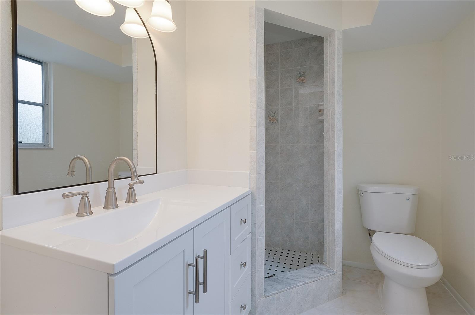 Image 33 of 71 For 470 Artists Avenue