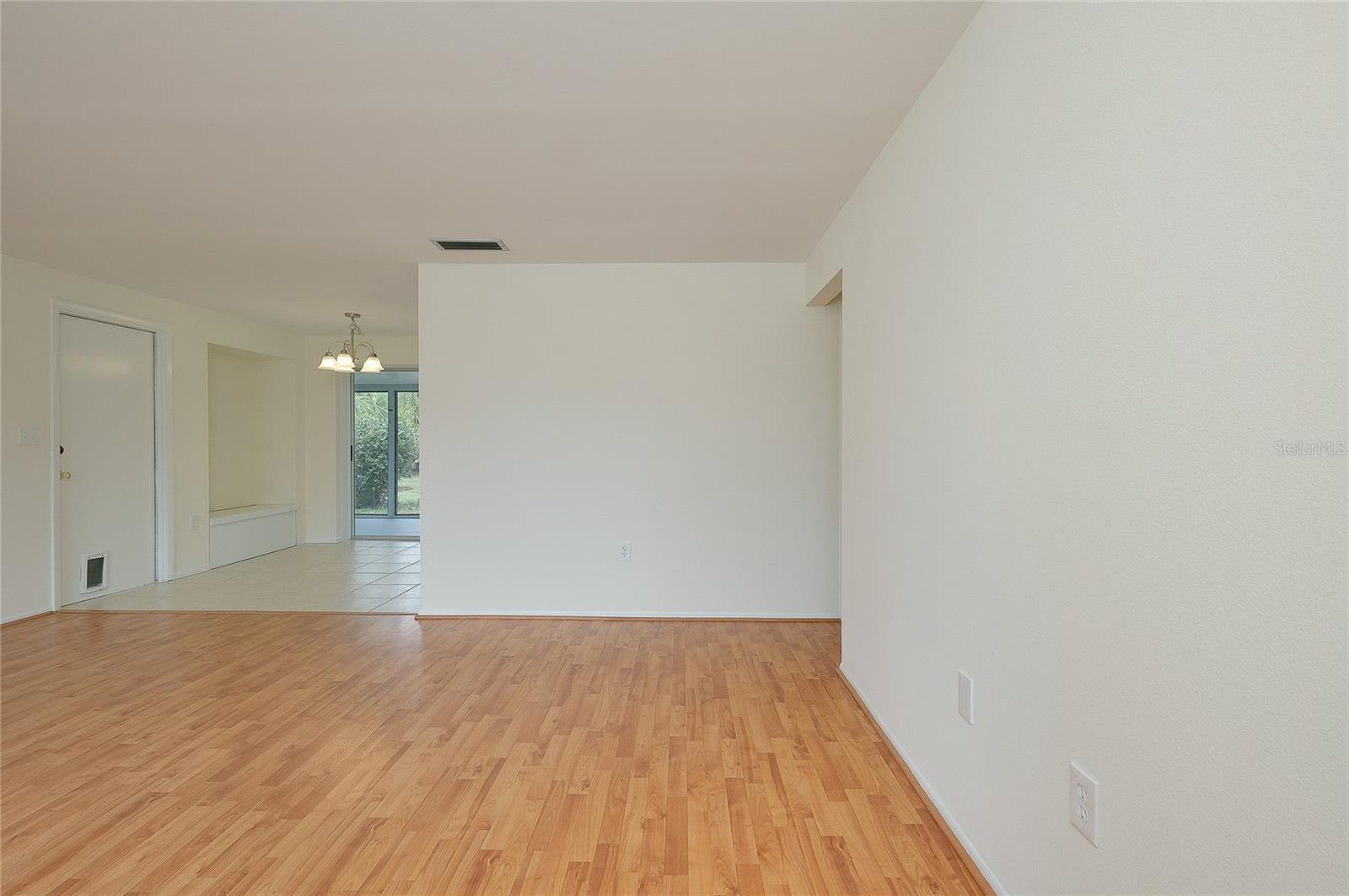 Image 6 of 71 For 470 Artists Avenue