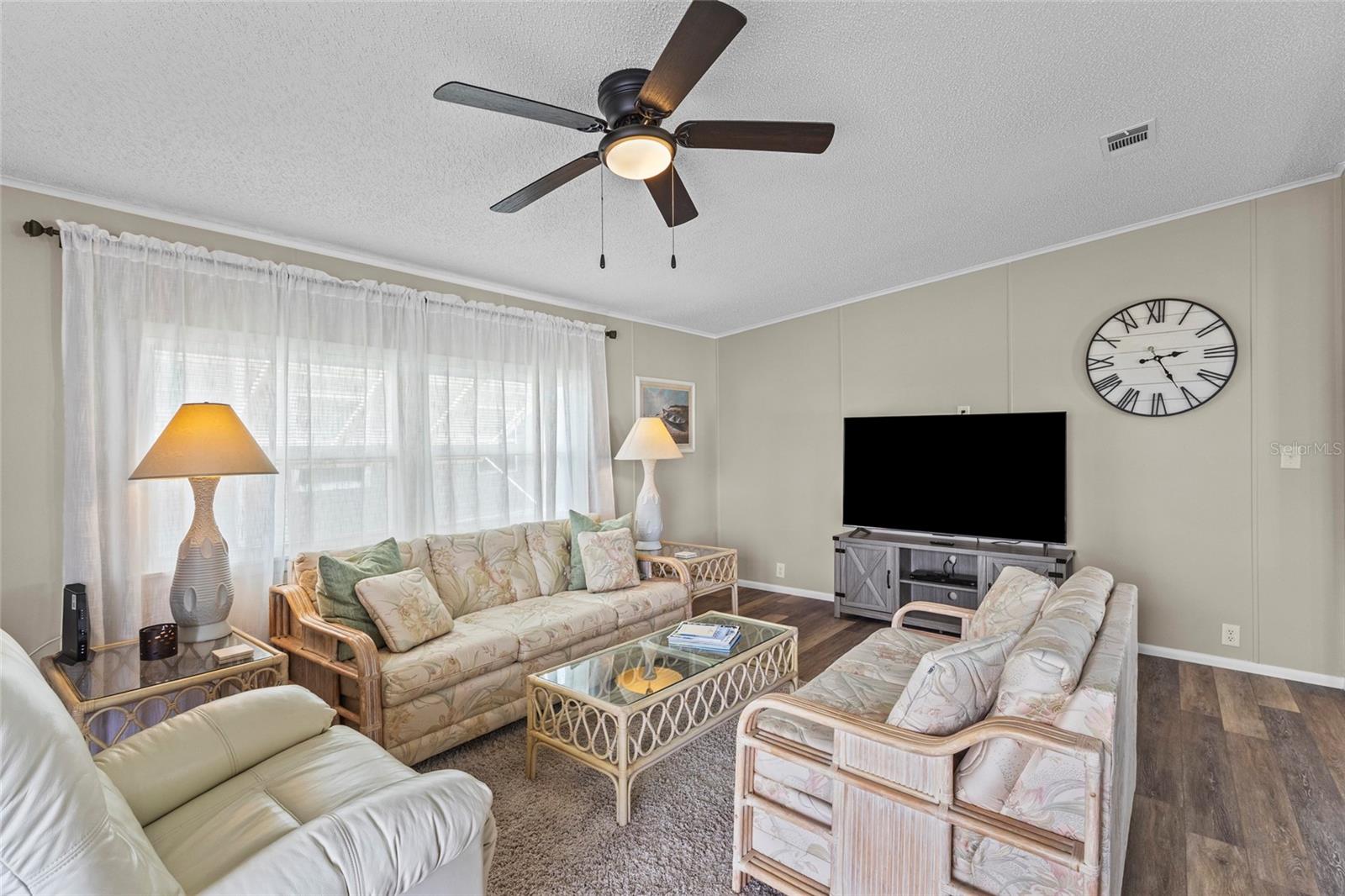 Image 10 of 30 For 611 La Jolla Circle